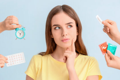 mujer con anticonceptivos